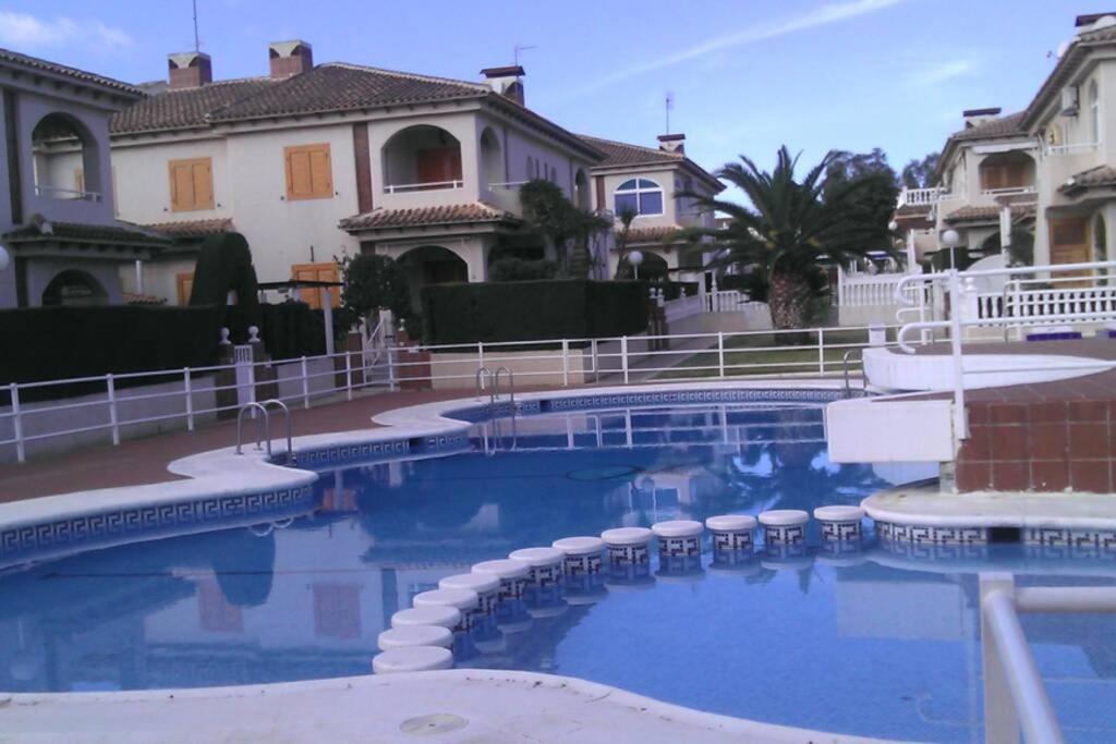 La Casa De La Palmera Apartment ตอร์เรเวียคา ภายนอก รูปภาพ