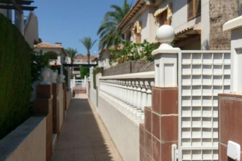 La Casa De La Palmera Apartment ตอร์เรเวียคา ภายนอก รูปภาพ