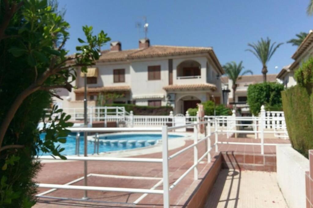 La Casa De La Palmera Apartment ตอร์เรเวียคา ภายนอก รูปภาพ